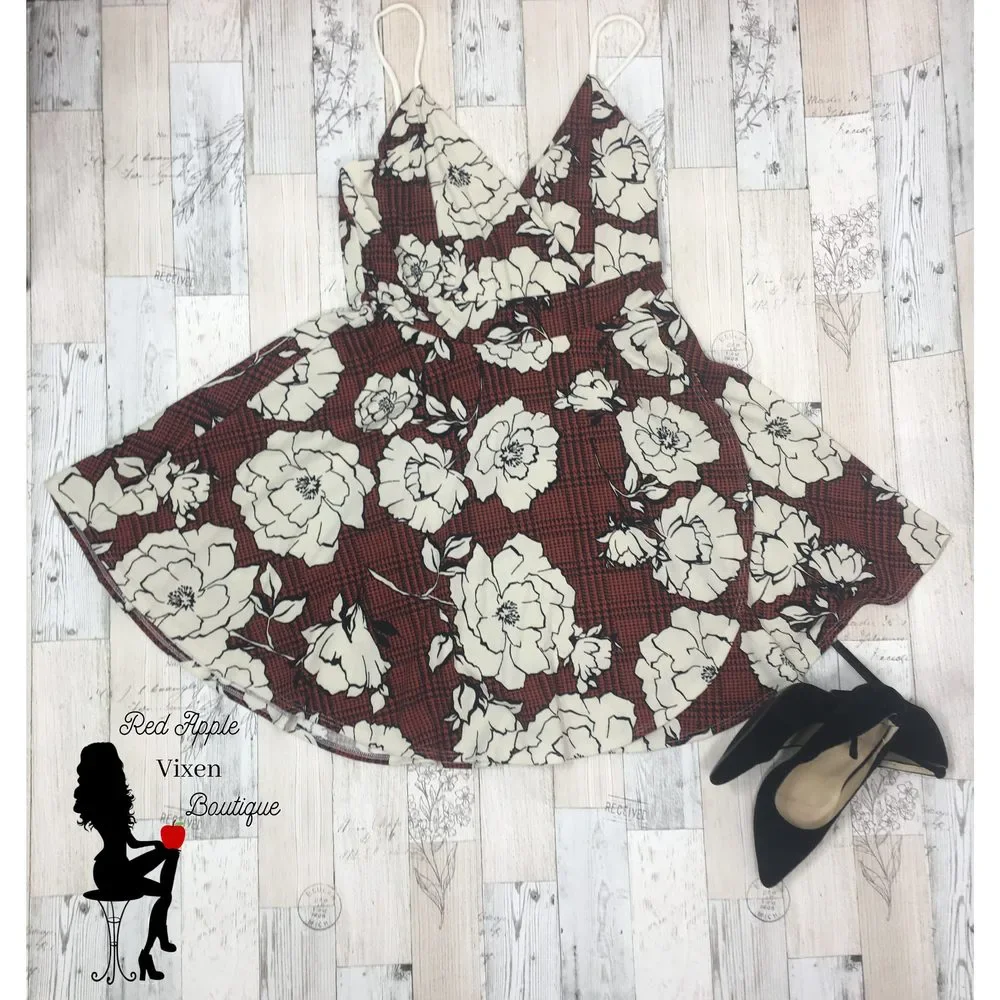 Floral Print Bullet Spaghetti Strap Dress - Picture 3 of 5